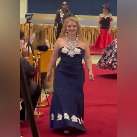 Elegant Navy Blue Evening Gown with White Accents